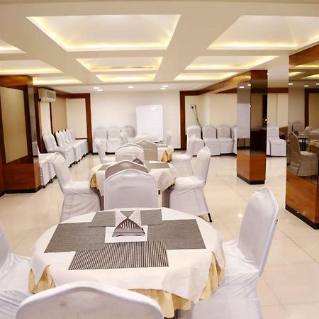 Hotel Regency Jamnagar Exterior photo
